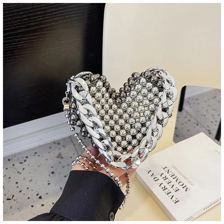 Herzförmige Perlen Handtasche