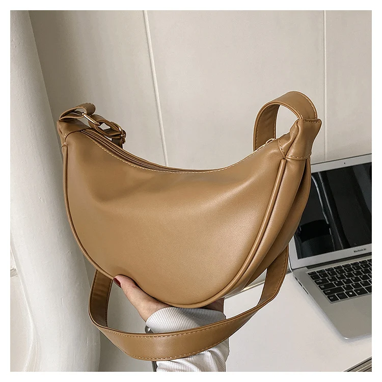 Gekurvte Leder Schultertasche