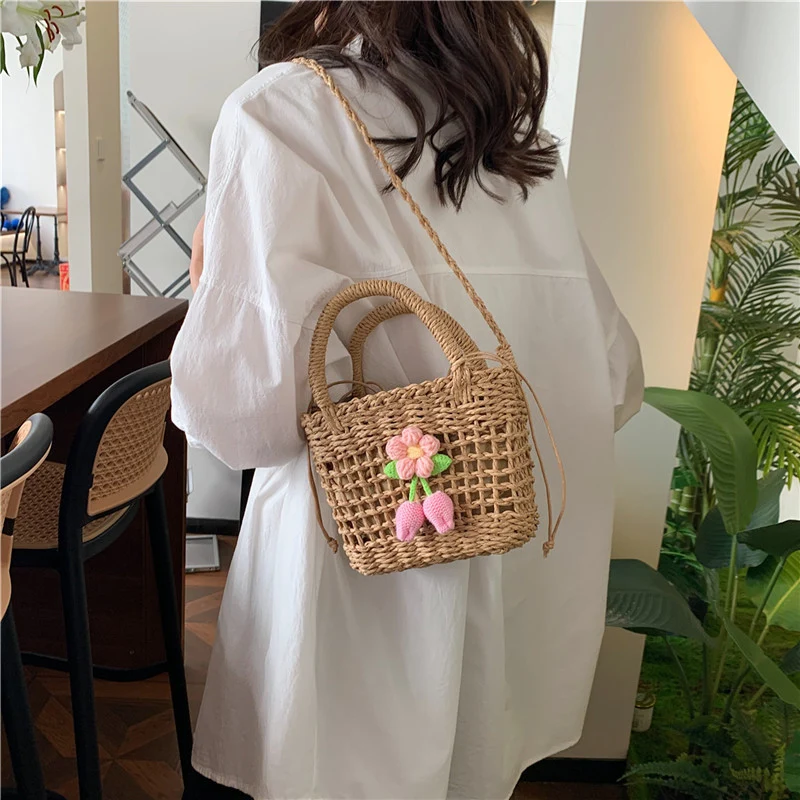 Handgefertigte gehäkelte Blumen-Tasche