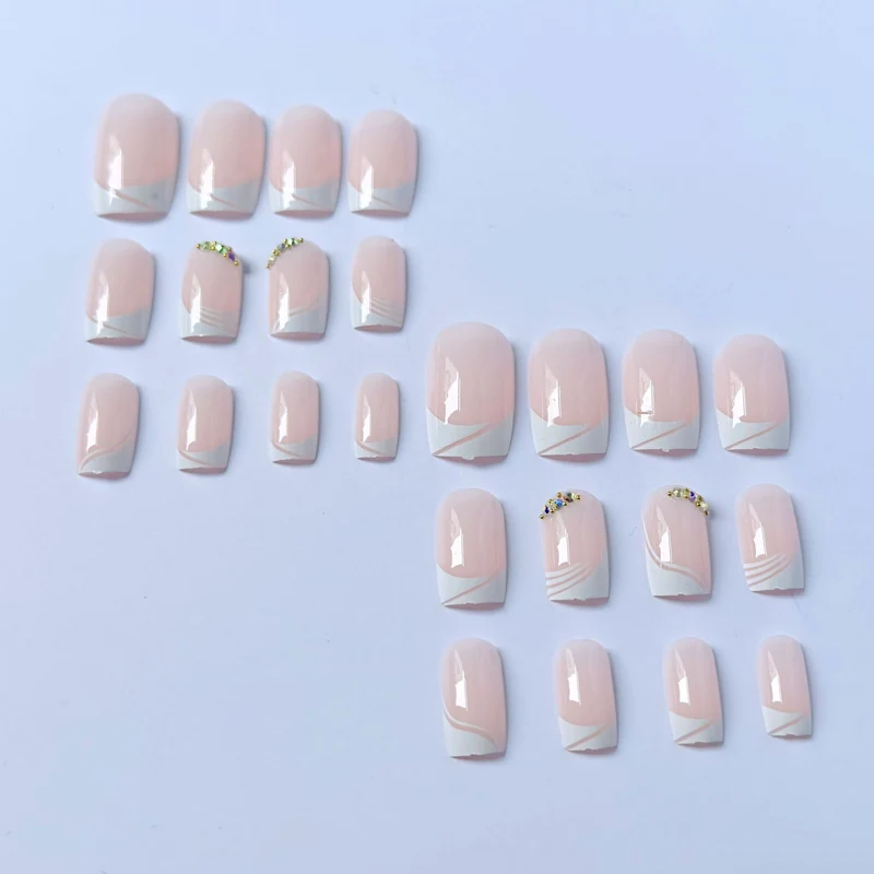 Elegantes französisches Spitzen-Nagelkunstdesign