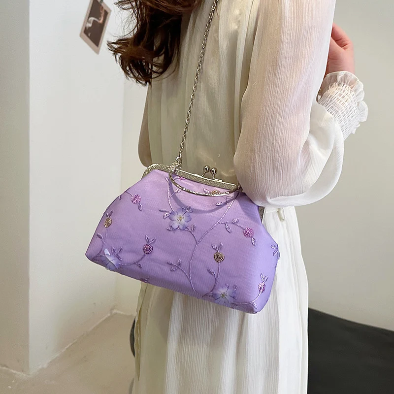 Florale bestickte Abendtasche