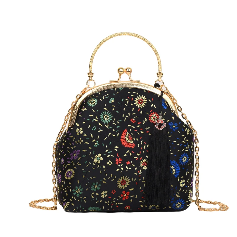 Blumenbestickte Clutch