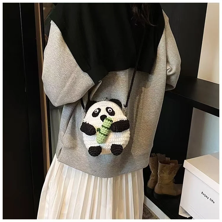 Süßes gehäkeltes Panda-Thema Umhängetasche