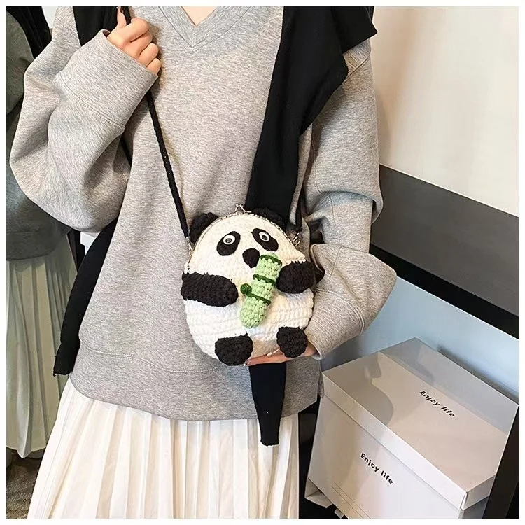 Süßes gehäkeltes Panda-Thema Umhängetasche