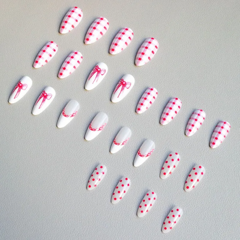 Kreatives, mit einer Schleife verziertes Acryl-Nagelkunst-Set
