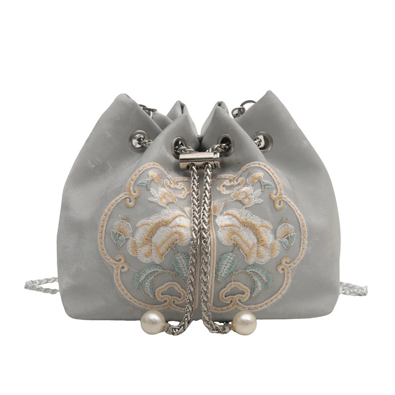 Bestickte Samt-Zughandtasche