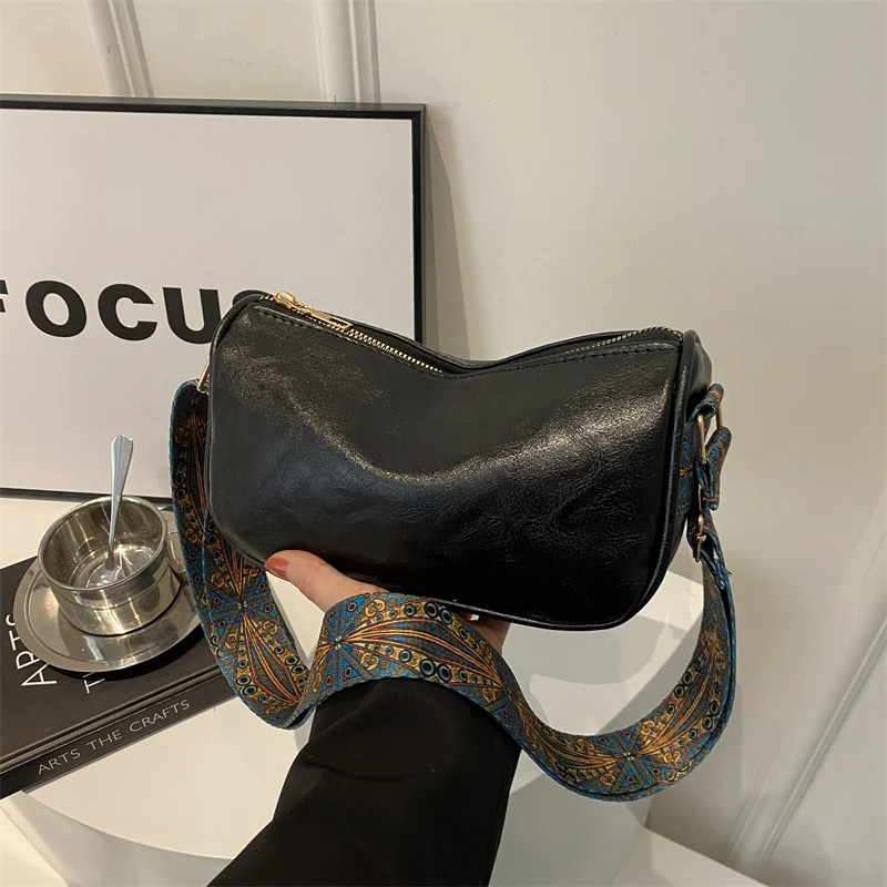 Elegante strukturierte Umhängetasche