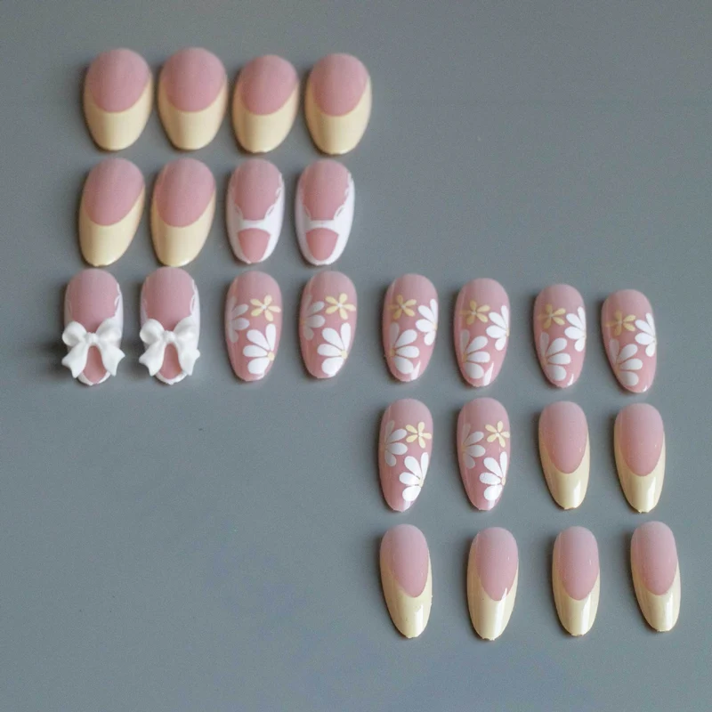 Dekoratives Blumennagelkunst-Designset