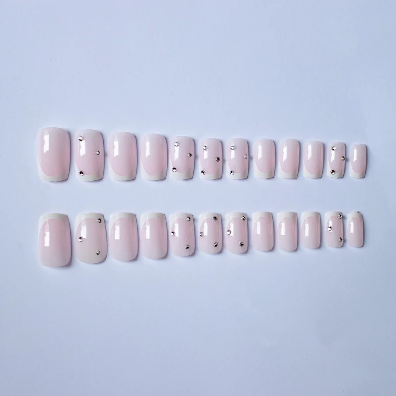 Elegantes französisches Spitzen-Acryl-Nagelkunst-Set mit Strass-Akzenten