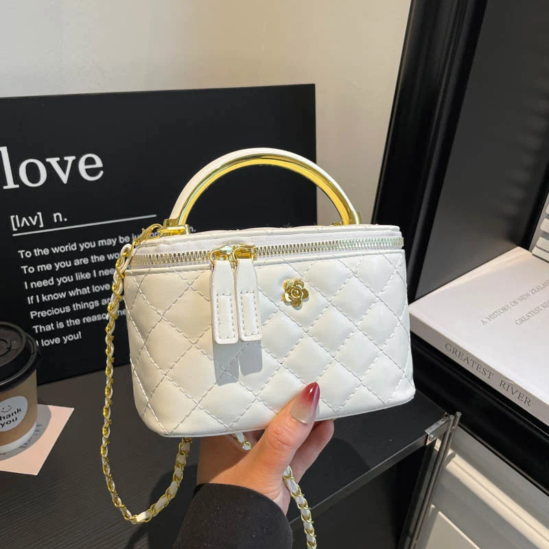 Elegante gesteppte Mini-Handtasche