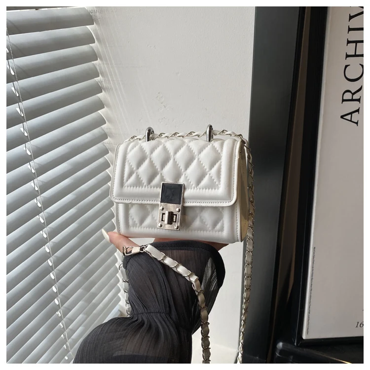 Elegante gesteppte Mini-Umhängetasche
