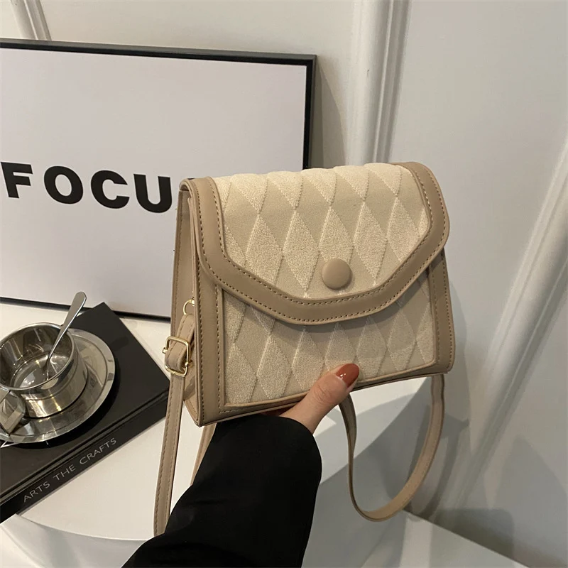 Elegante gesteppte Handtasche mit Schulterriemen