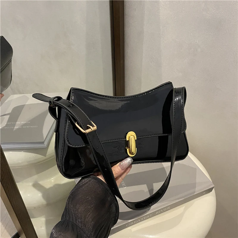 Elegante Strukturierte Lackleder-Handtasche