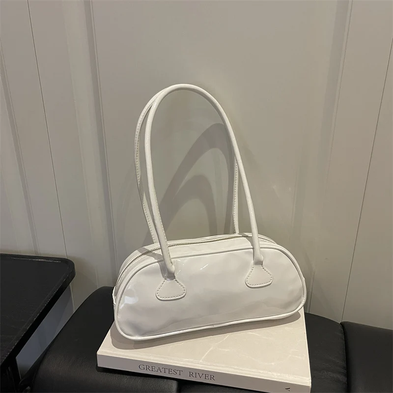 Elegante Handtasche aus Lackleder 1791041039