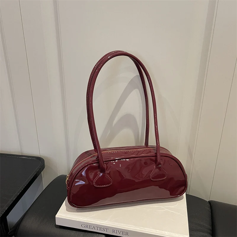 Elegante Handtasche aus Lackleder 1791041039