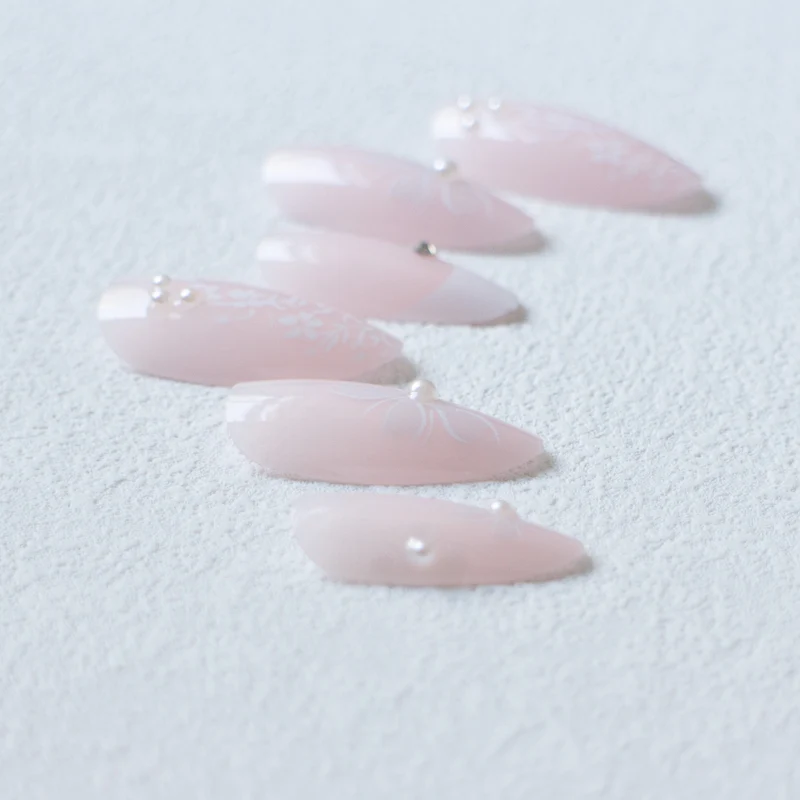 Elegantes Blumen-Nagelkunst-Set 1790958105