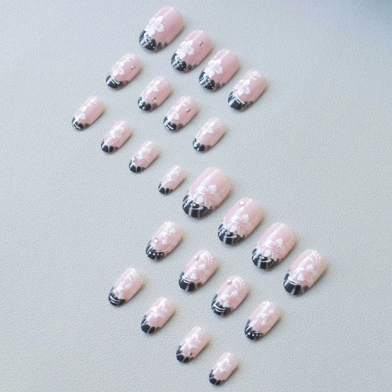 Elegantes Floral Nail Art Design Set