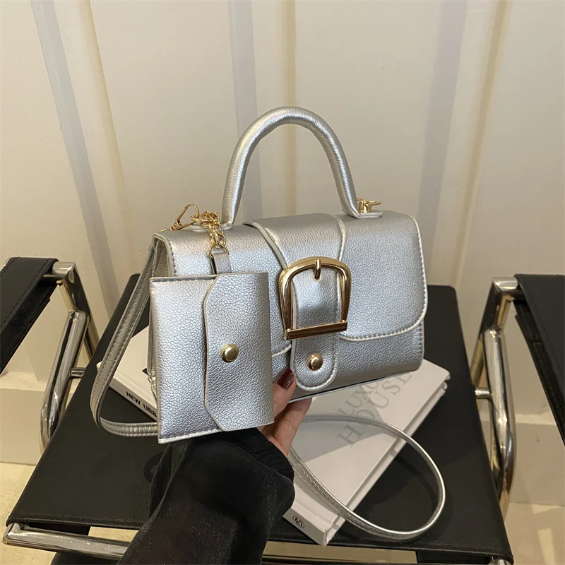 Strukturierte Handheld-Tasche