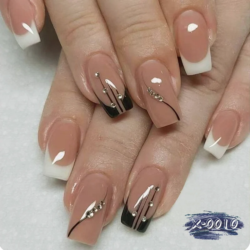 Elegantes dekoratives Nagelkunst-Set