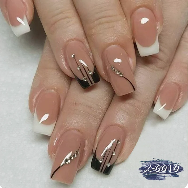 Elegantes dekoratives Nagelkunst-Set