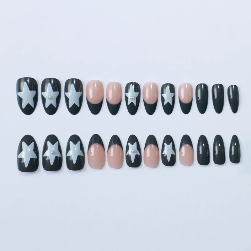Elegantes Künstlerisches Stiletto-Nagelkunst-Design