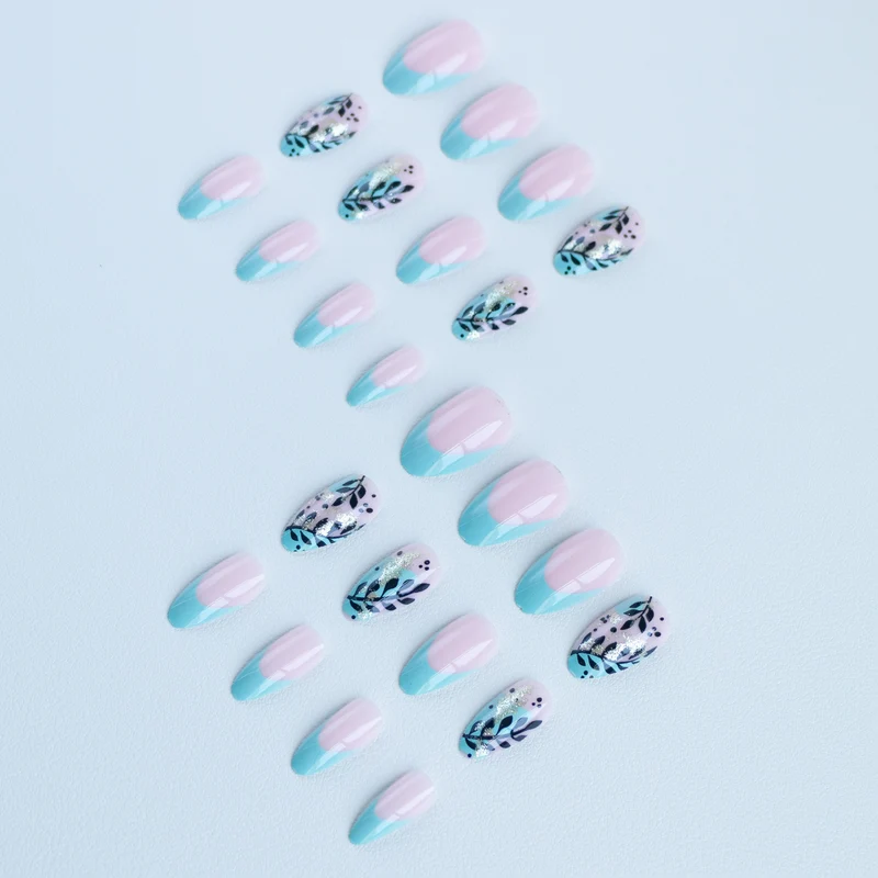 Elegantes Künstlerisches Nageldesign