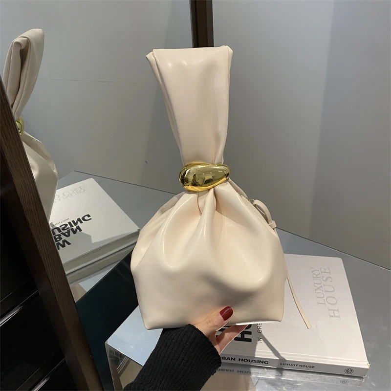 Moderne Knoten-Stil Clutch