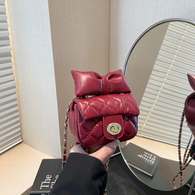 Gep quiltete Mini-Handtasche mit Schleifendetail