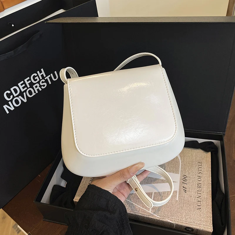 Minimalistische Faux-Leder Umhängetasche