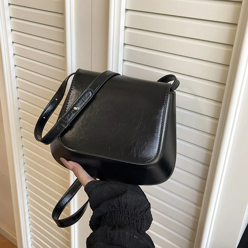 Minimalistische Faux-Leder Umhängetasche