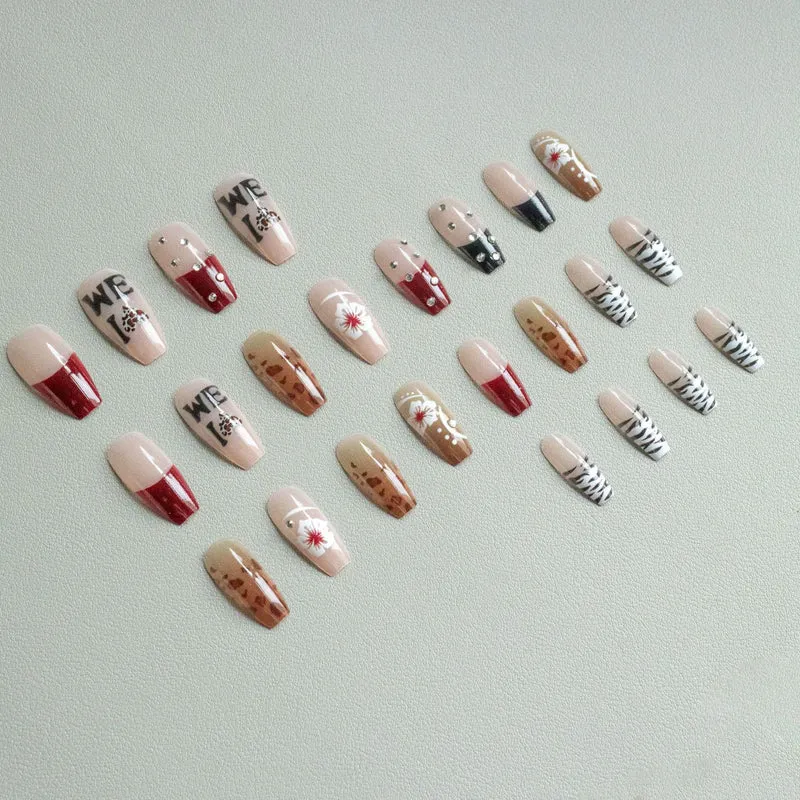 Künstlerisches kunstvolles Nageldesign-Set