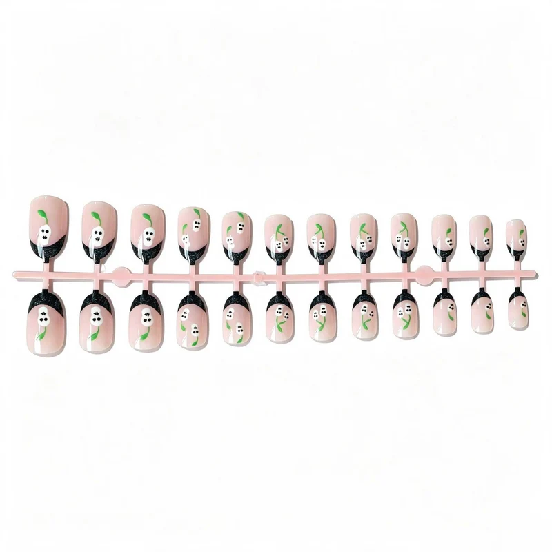 Künstlerisches Schädel-Thema Nagelkunst