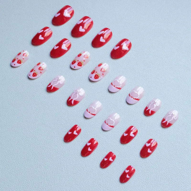 Charmantes Erdbeer-Themen-Nagelkunstset