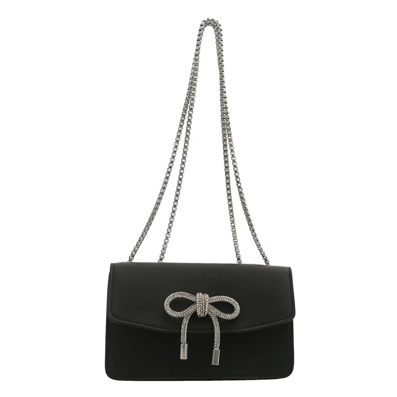 Elegante Abendtasche mit Schleifendetail