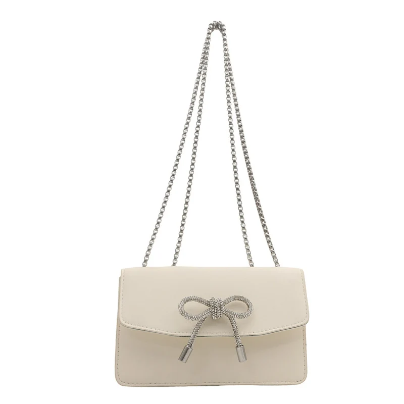 Elegante Abendtasche mit Schleifendetail
