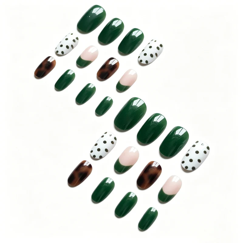 Künstlerisches Nail Art Set mit gemischten Designs