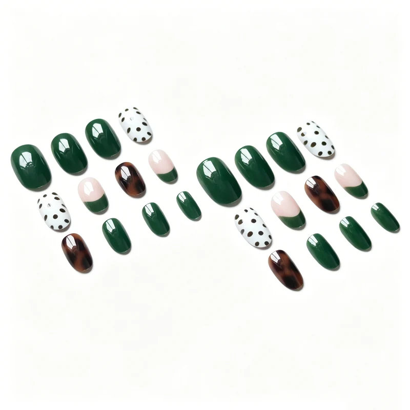 Künstlerisches Nail Art Set mit gemischten Designs