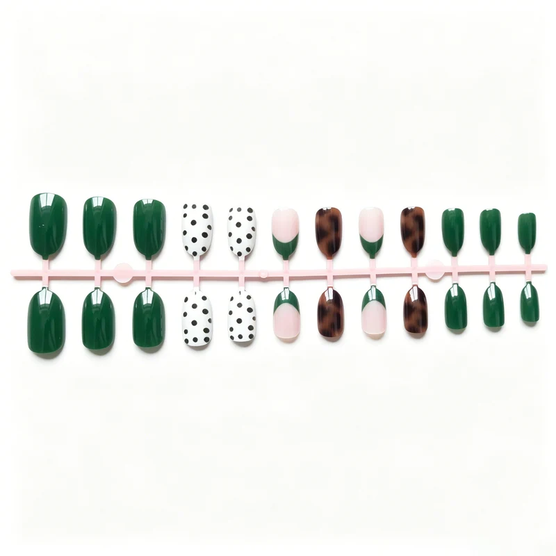 Künstlerisches Nail Art Set mit gemischten Designs