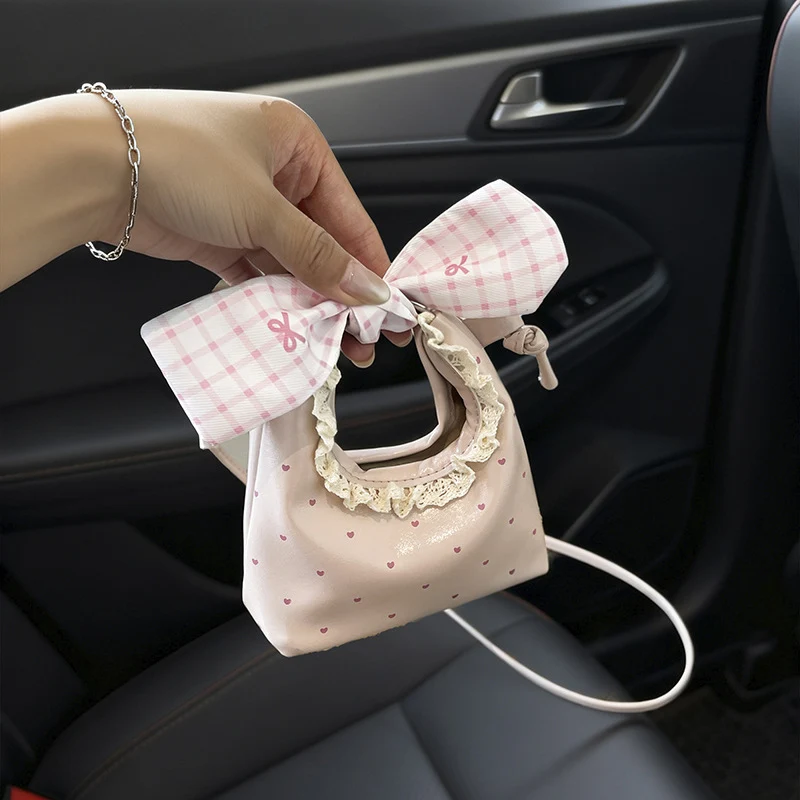 Süßes Mini-Tote mit Schleifenakzent