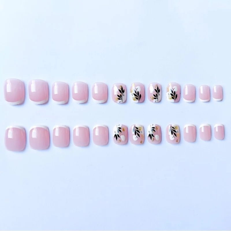 Künstlerisches Nagelkunst-Set mit botanischen Designs