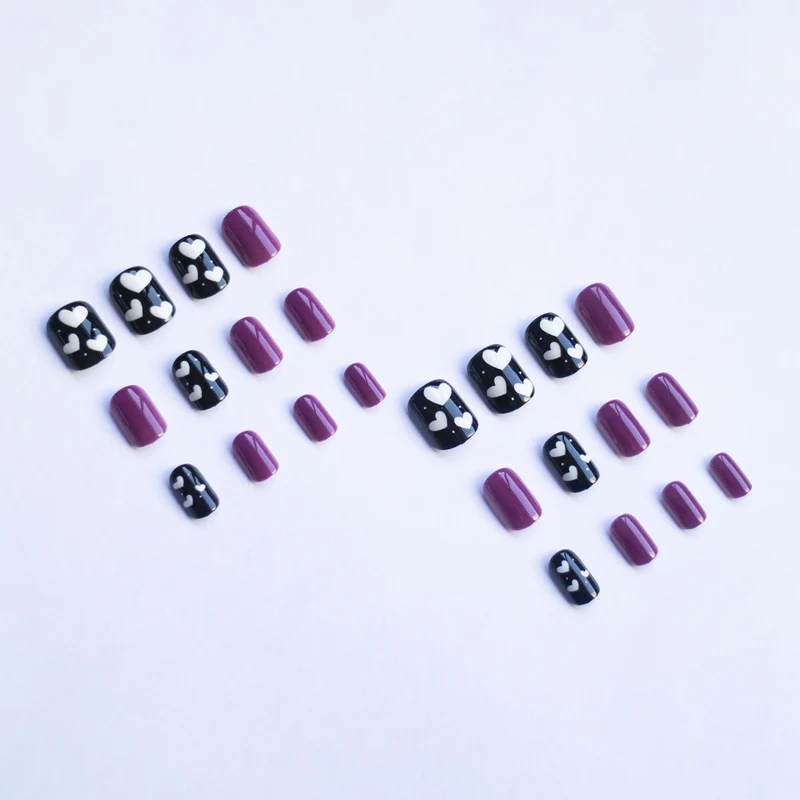 Künstlerisches Nagelkunst-Design-Kit mit einzigartigen Mustern