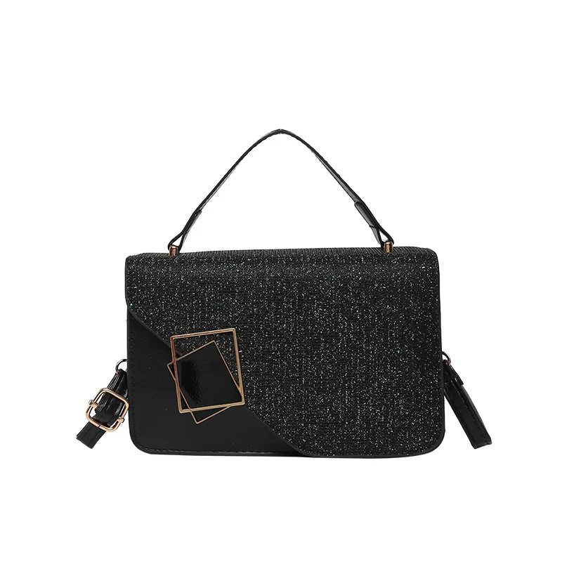 Strukturierte Abendtasche
