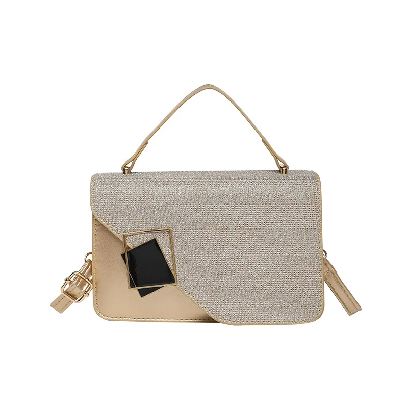 Strukturierte Abendtasche