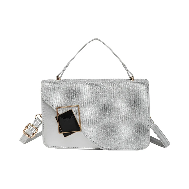 Strukturierte Abendtasche