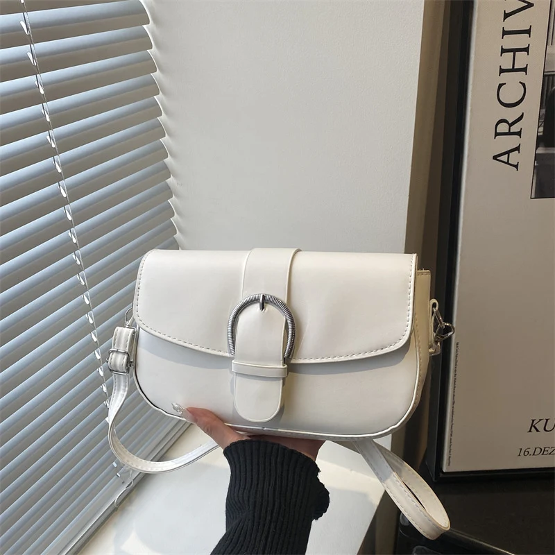 Strukturierte Crossbody-Handtasche