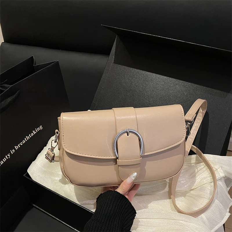 Strukturierte Crossbody-Handtasche
