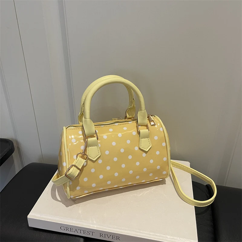 Punkte-Handtasche