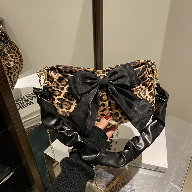 Leopardmuster Schleifenakzent Handtasche