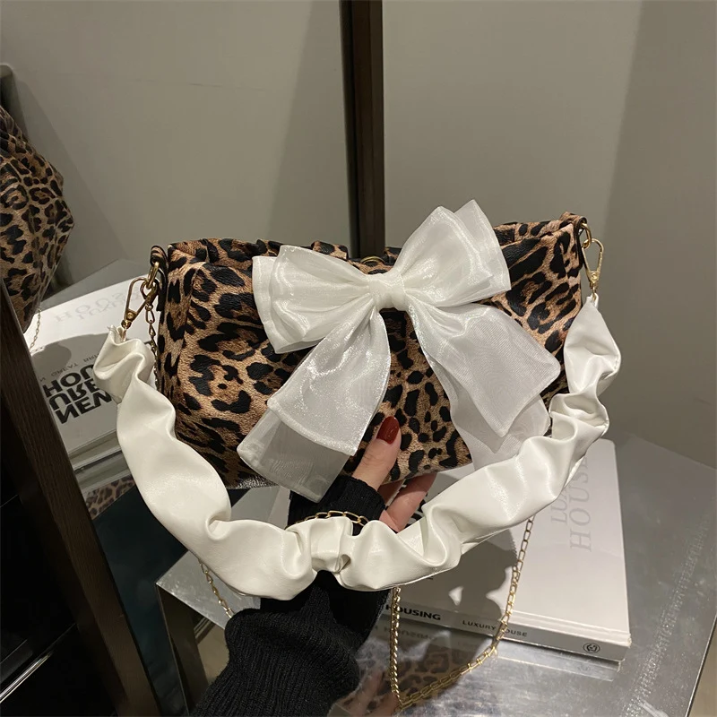 Leopardmuster Schleifenakzent Handtasche