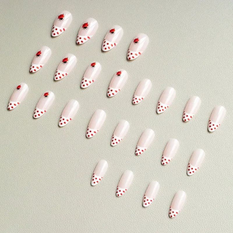 Künstlerisches Marienkäfer-Themen-Nagelkunst-Kit